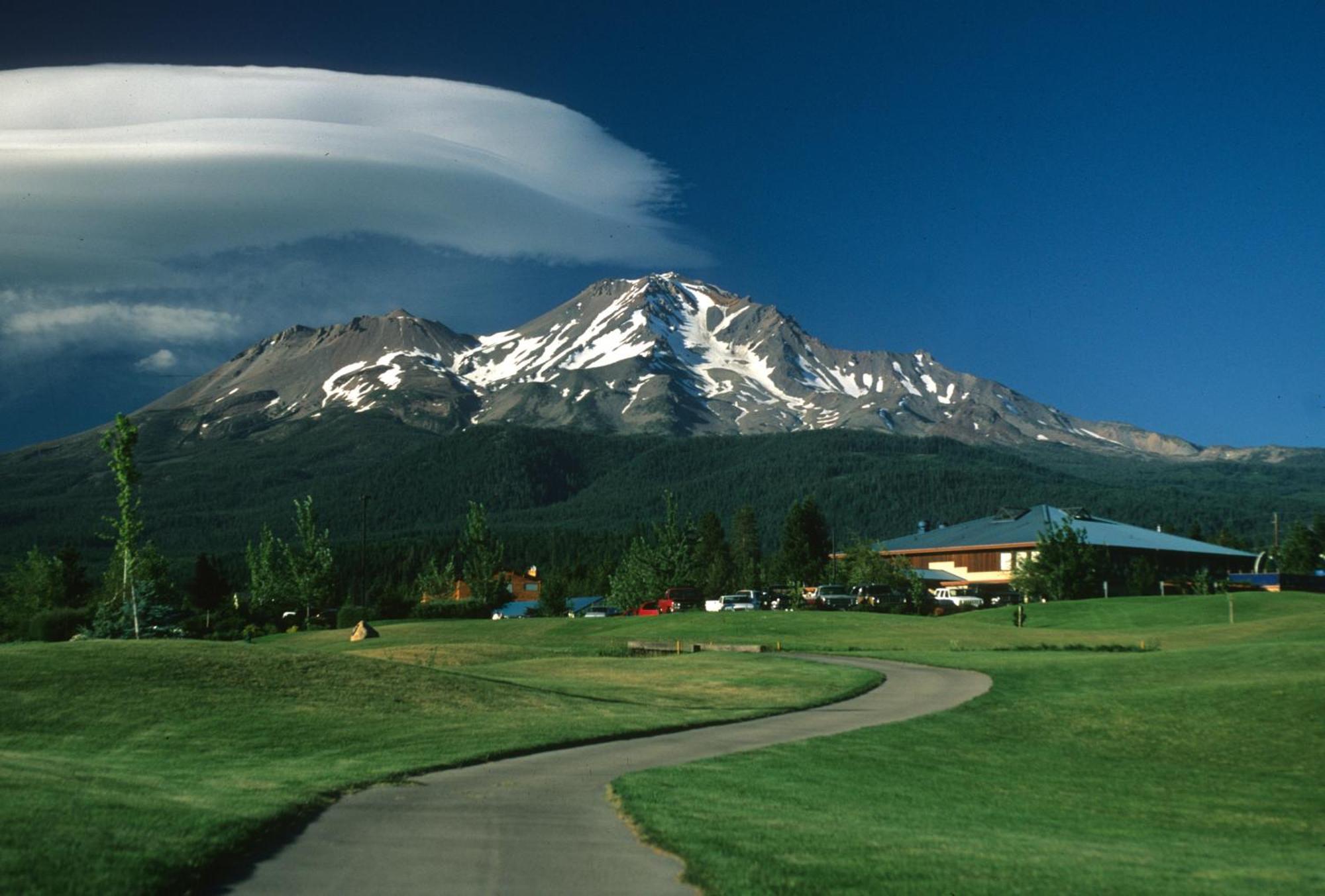 Mount Shasta Resort Экстерьер фото